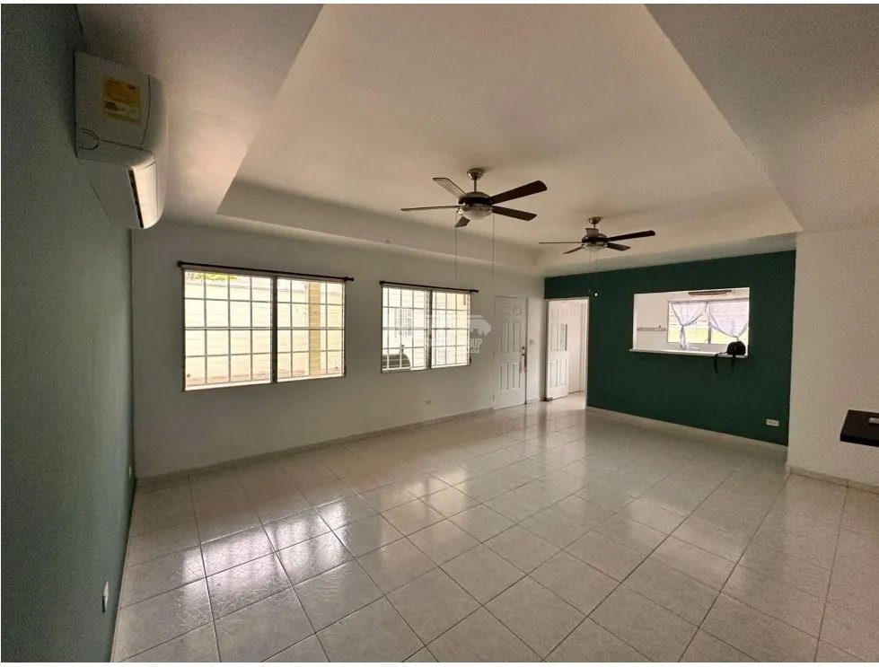 SE ALQUILA CASA EN SAN ANTONIO 300M 4 HABITACIONES 3 BAÑOS CON PATIO