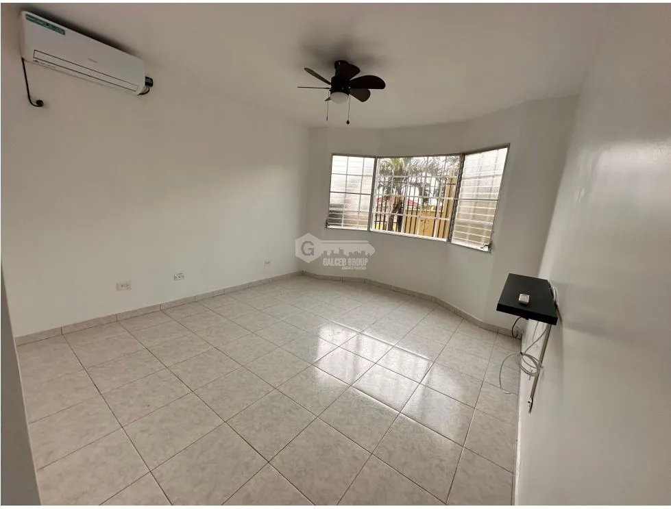 SE ALQUILA CASA EN SAN ANTONIO 300M 4 HABITACIONES 3 BAÑOS CON PATIO