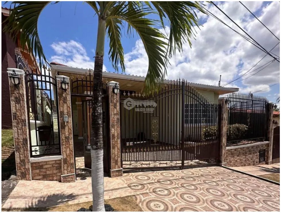 SAN ANTONIO / ALTOS DE LAS PRADERAS / 300M / 4 HABITACIONES / 3 BAÑOS