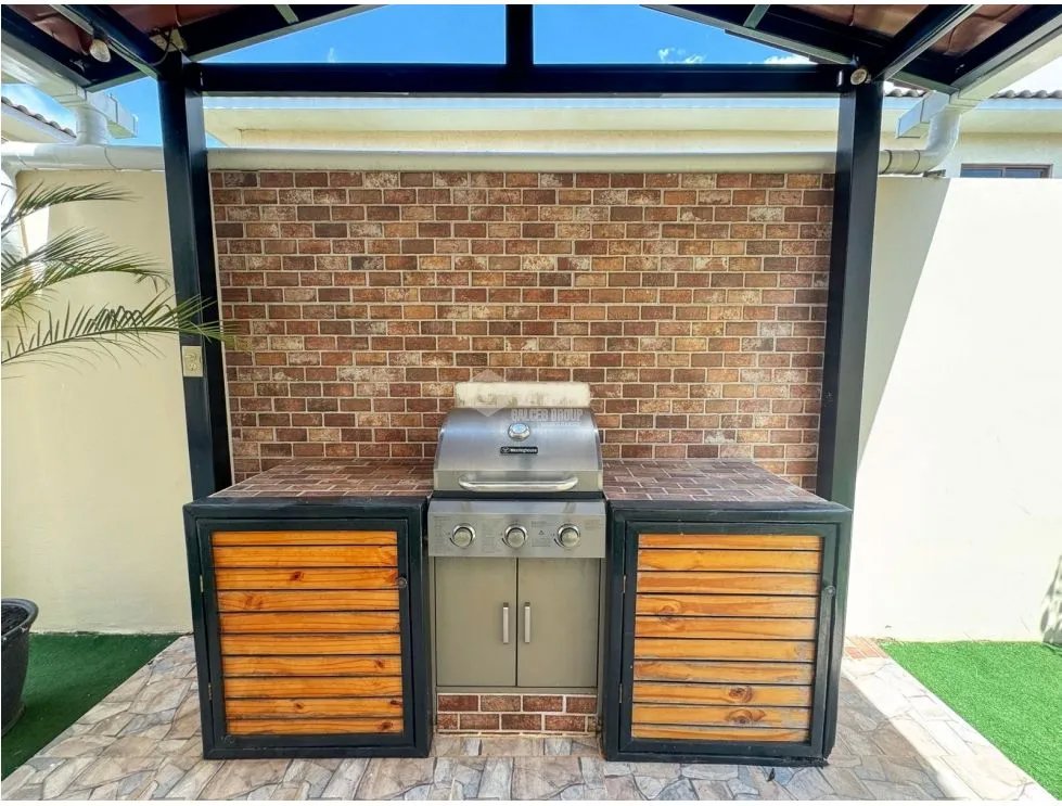 SE VENDE CASA EN ARRAIJAN PH SENDEROS DE BAMBU 187M CON PISCINA