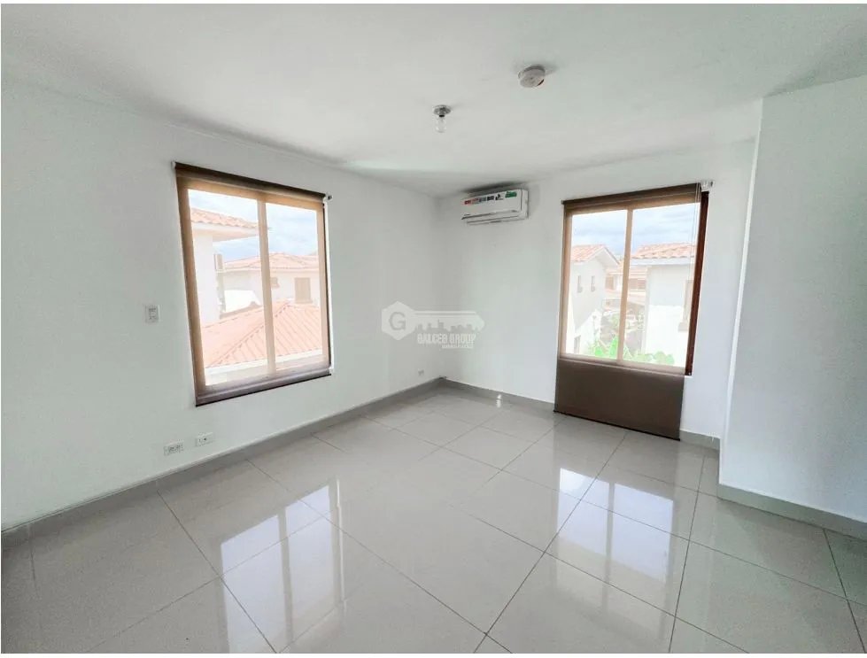 SE VENDE CASA EN ARRAIJAN PH SENDEROS DE BAMBU 187M CON PISCINA