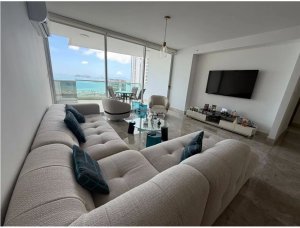 SE VENDE APARTAMENTO EN BELLA VISTA 205M 3 HABITACIONES Y BALCON