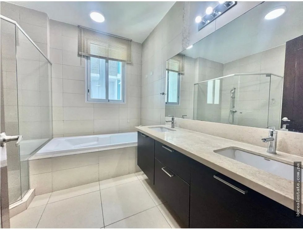 Venta de apartamento en Punta Pacífica, Ph Dupont