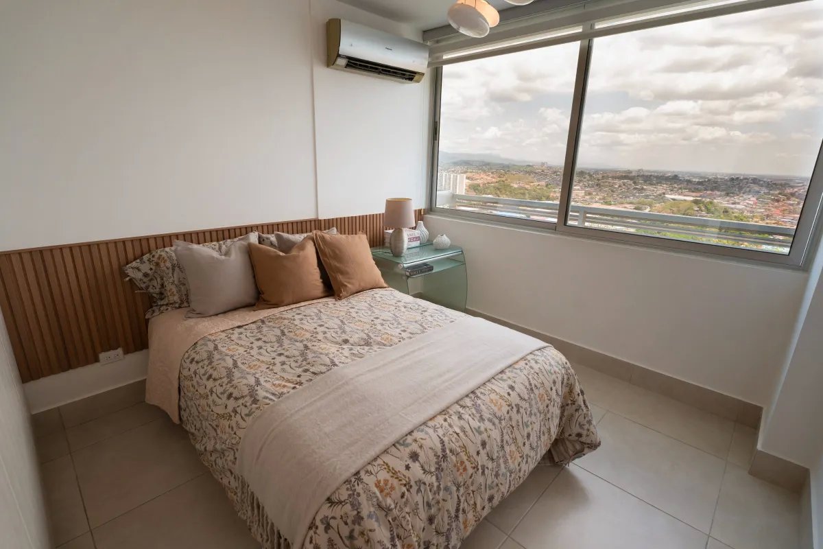 Spectacular Views and Strategic Location Apartment in Sky Point Tumba Muerto