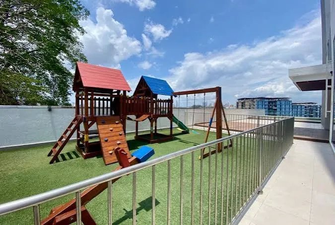 Spectacular Views and Strategic Location Apartment in Sky Point Tumba Muerto