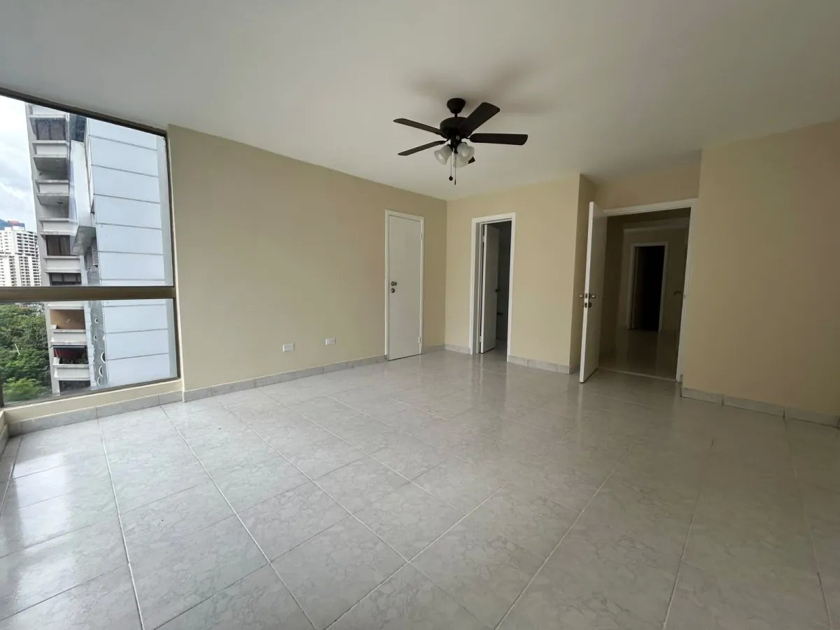 Apartamento en Venta – PH Tower One, Marbella