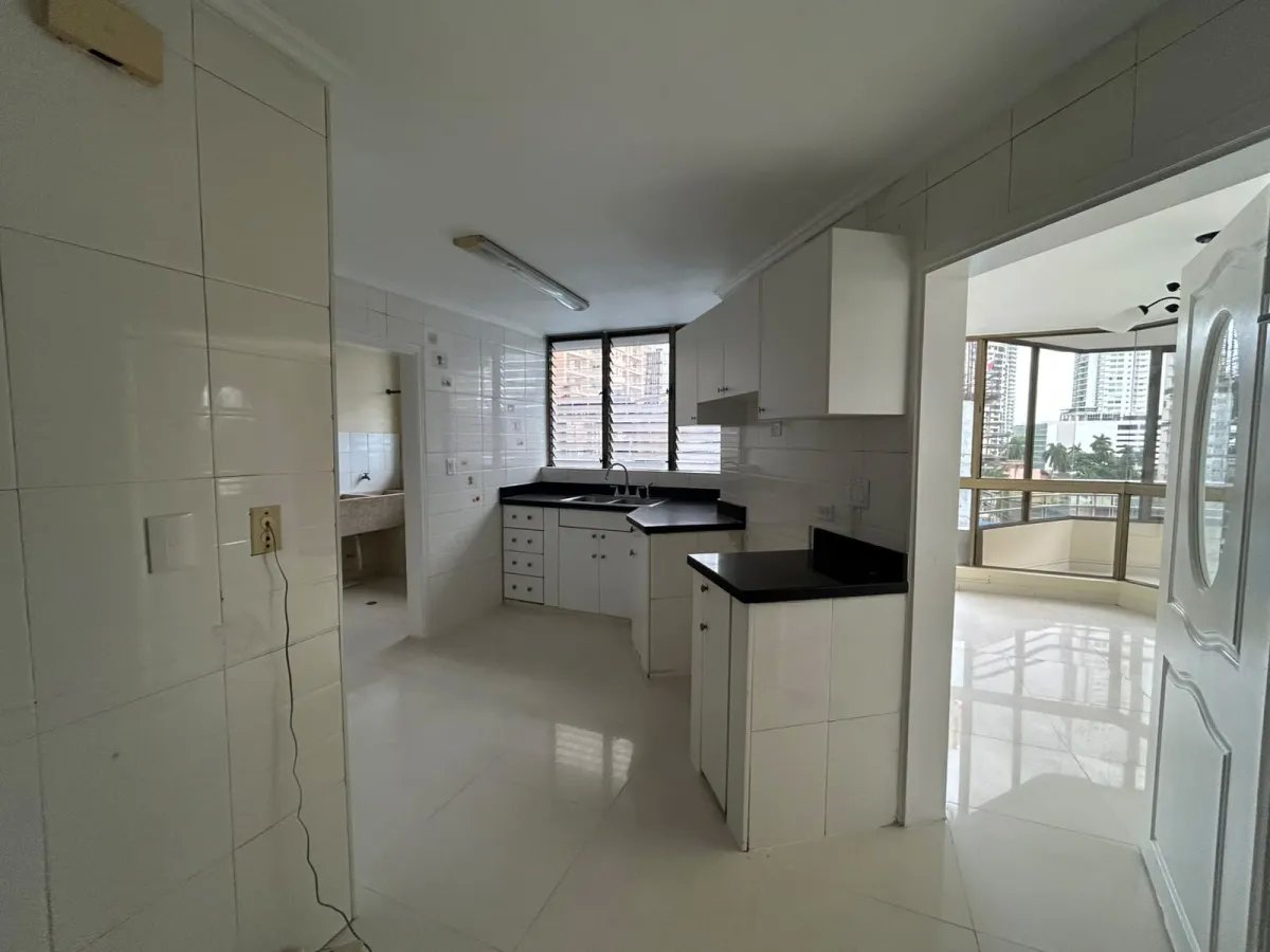 Apartamento en Venta – PH Tower One, Marbella