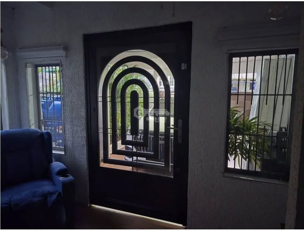 LA GLORIA/BETHANIA/3 HAB/4 BAÑOS/ PARKING/2 OFICINAS
