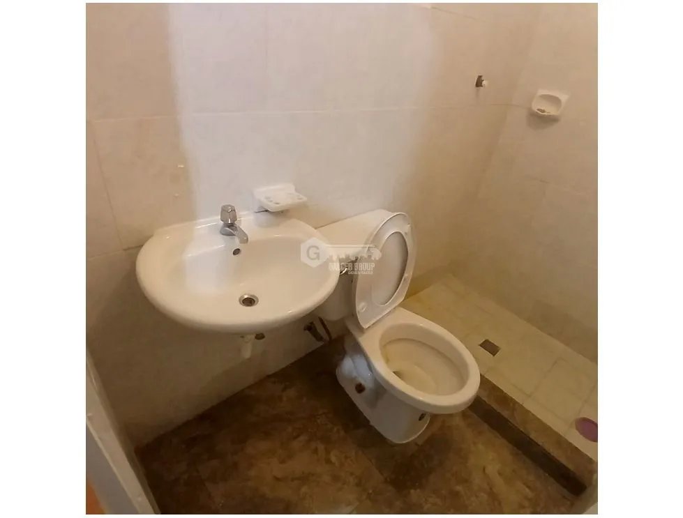 SE ALQUILA APARTAESTUDIO VILLA LUCRE 45M ENTRADA INDEPENDIENTE YG
