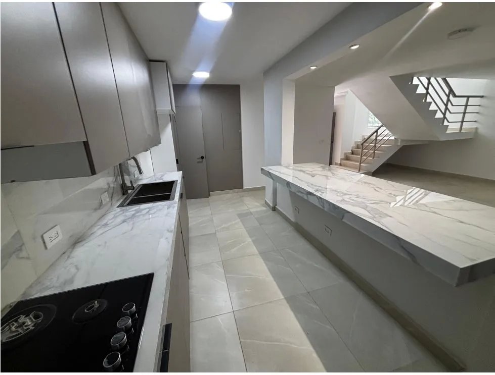 SAN FRANCISCO / FLAMINGO / 240M / 4 BEDROOMS / TERRACE / 2 LEVELS