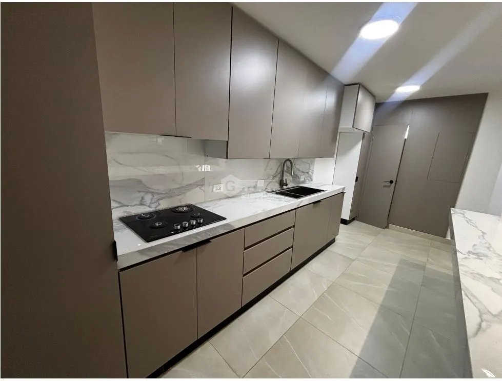 SAN FRANCISCO / FLAMINGO / 240M / 4 BEDROOMS / TERRACE / 2 LEVELS