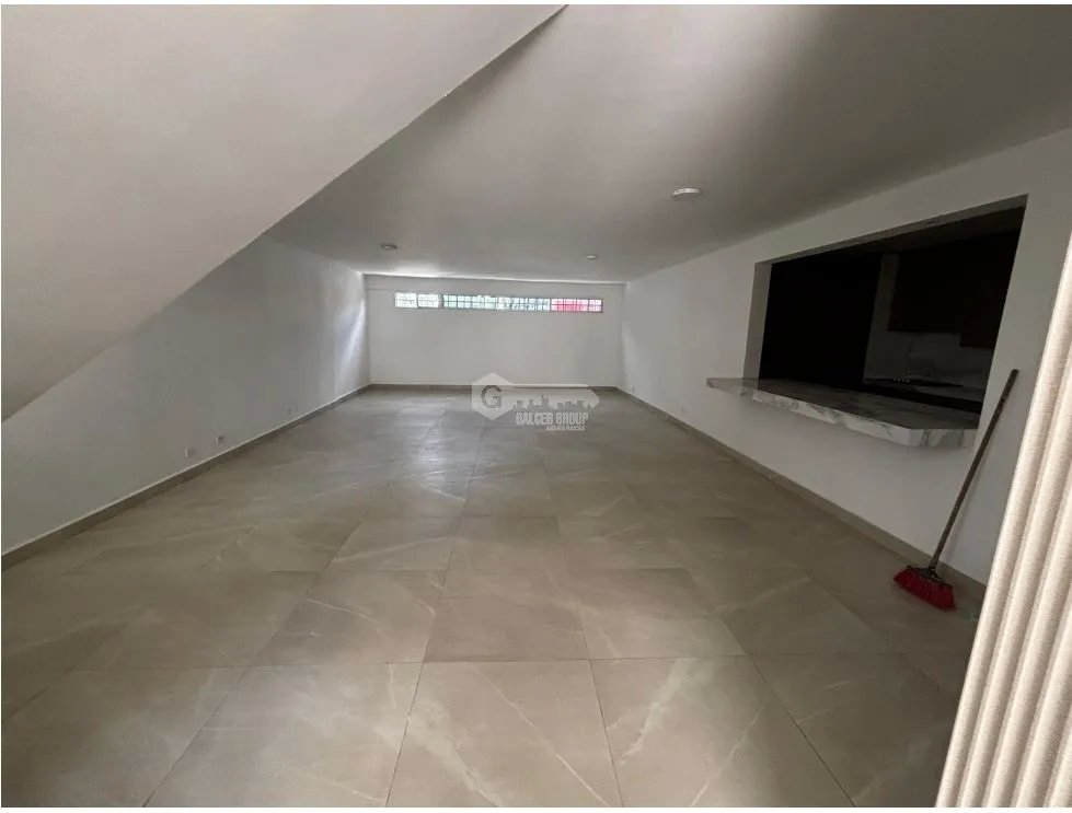 SE VENDE CASA SAN FRANCISCO 240M 4 HABITACIONES 3 BAÑOS Y TERRAZA