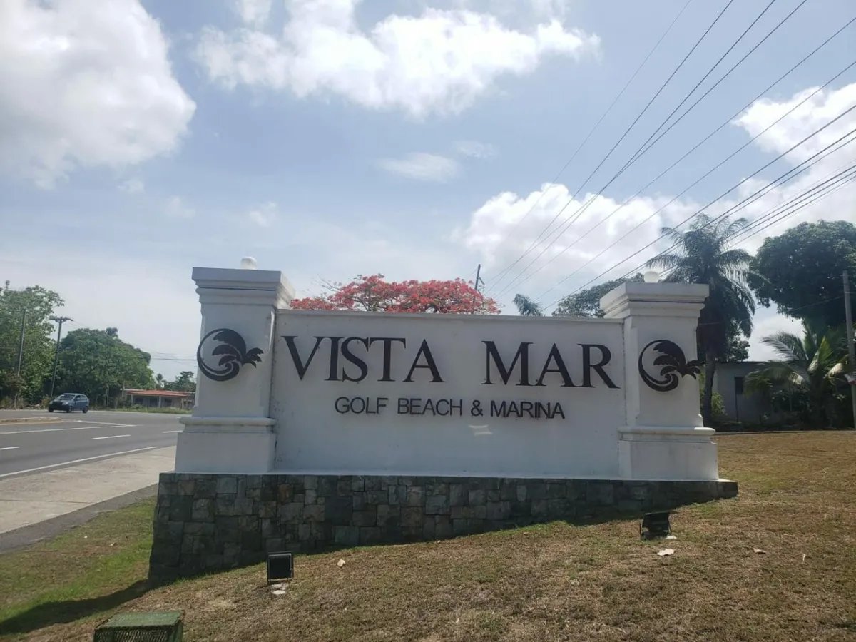 Apartment For Sale in Vista Mar