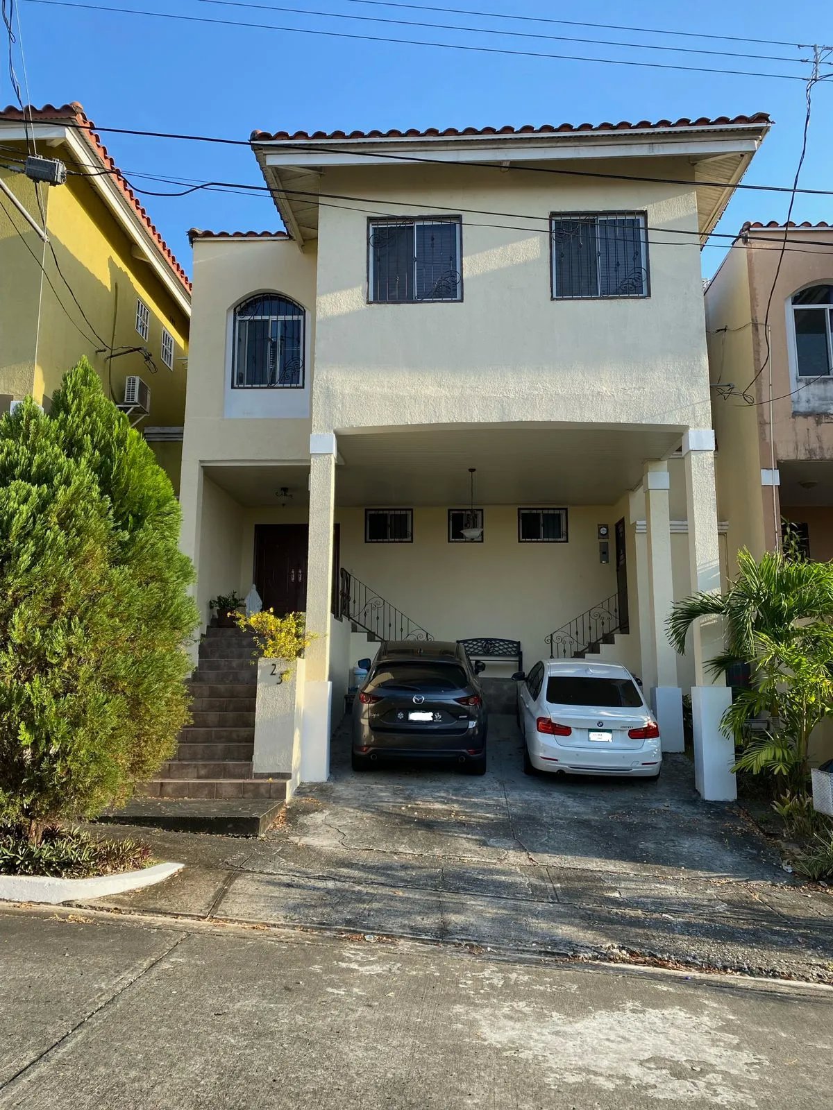 Duplex For Sale in El Doral