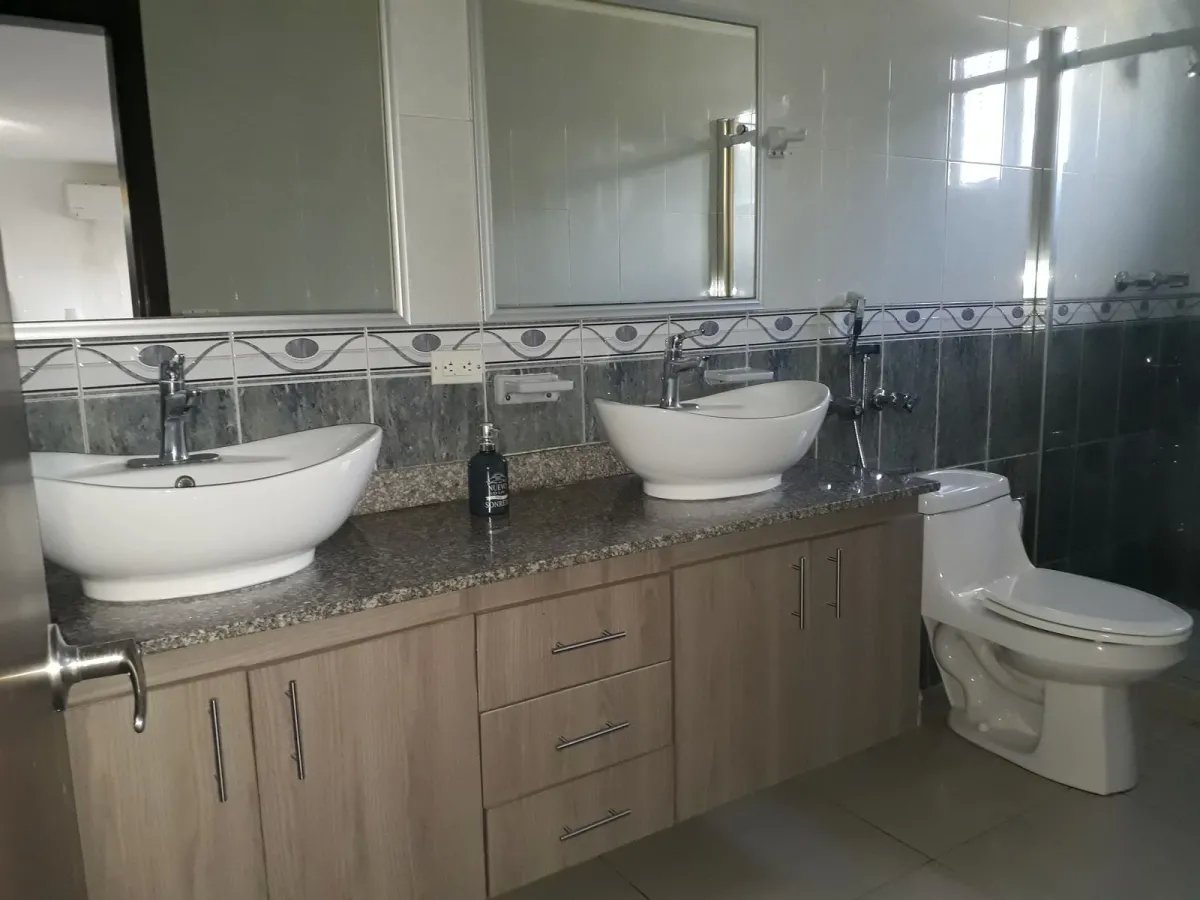Duplex For Sale in El Doral