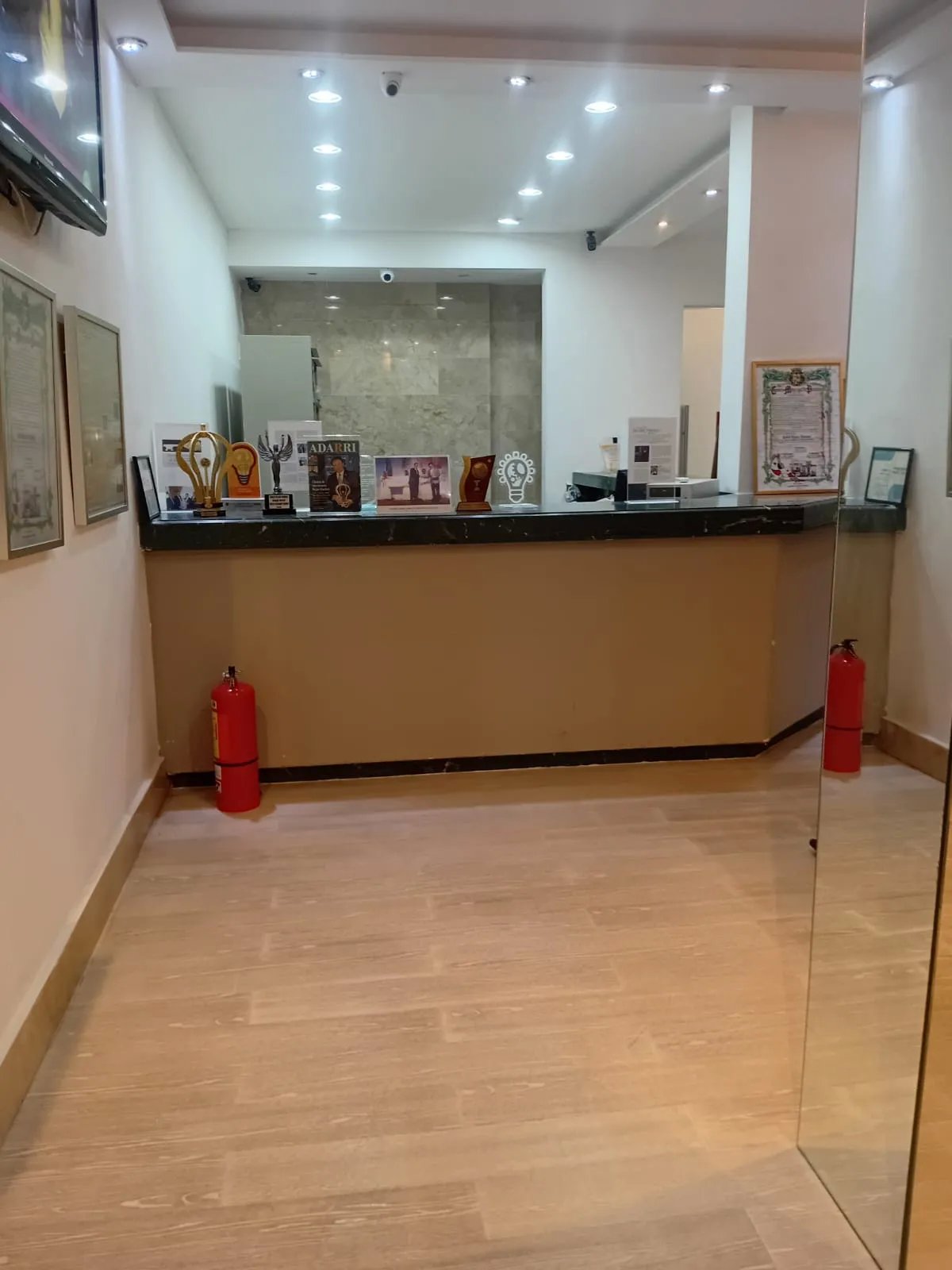 ALQUILER DE OFICINA EN PH ROPARDI – VÍA RAMÓN ARIAS / VÍA BRASIL