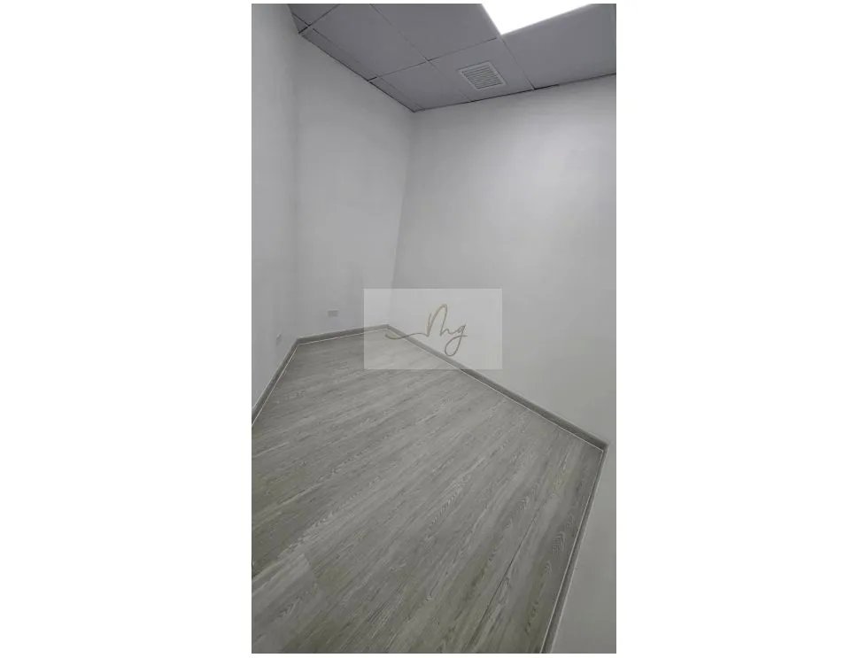 Venta de Consultorio en Torre Palmeras, Costa del Este