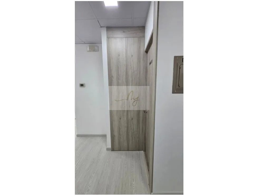 Venta de Consultorio en Torre Palmeras, Costa del Este