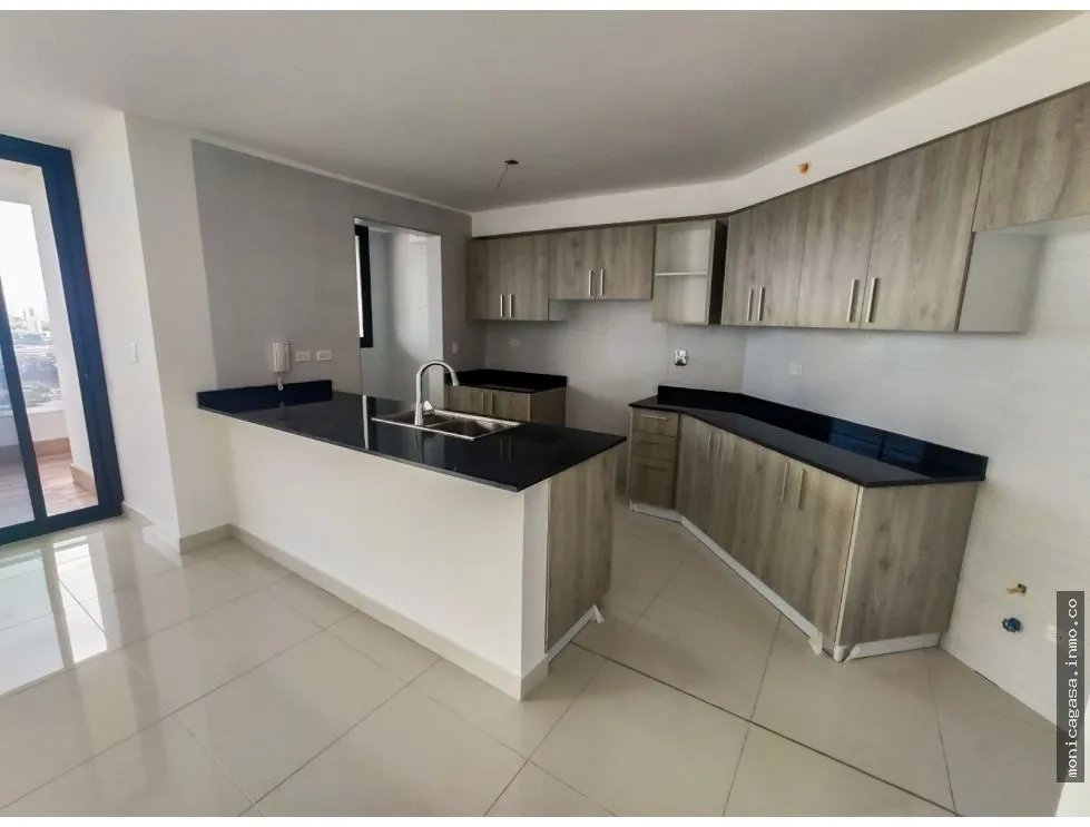 ALQUILER DE APARTAMENTO AMOBLADO EN CARRERAS TOWER, EL CANGREJO
