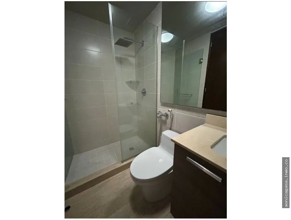 Alquiler de Apartamento Amoblado en The Regent – Costa del Este