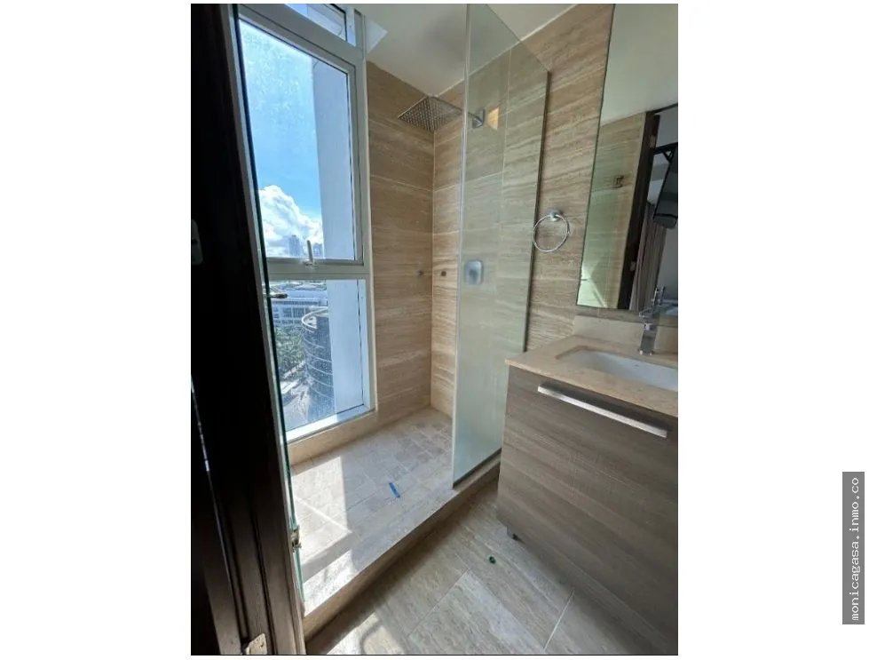 Alquiler de Apartamento Amoblado en The Regent – Costa del Este