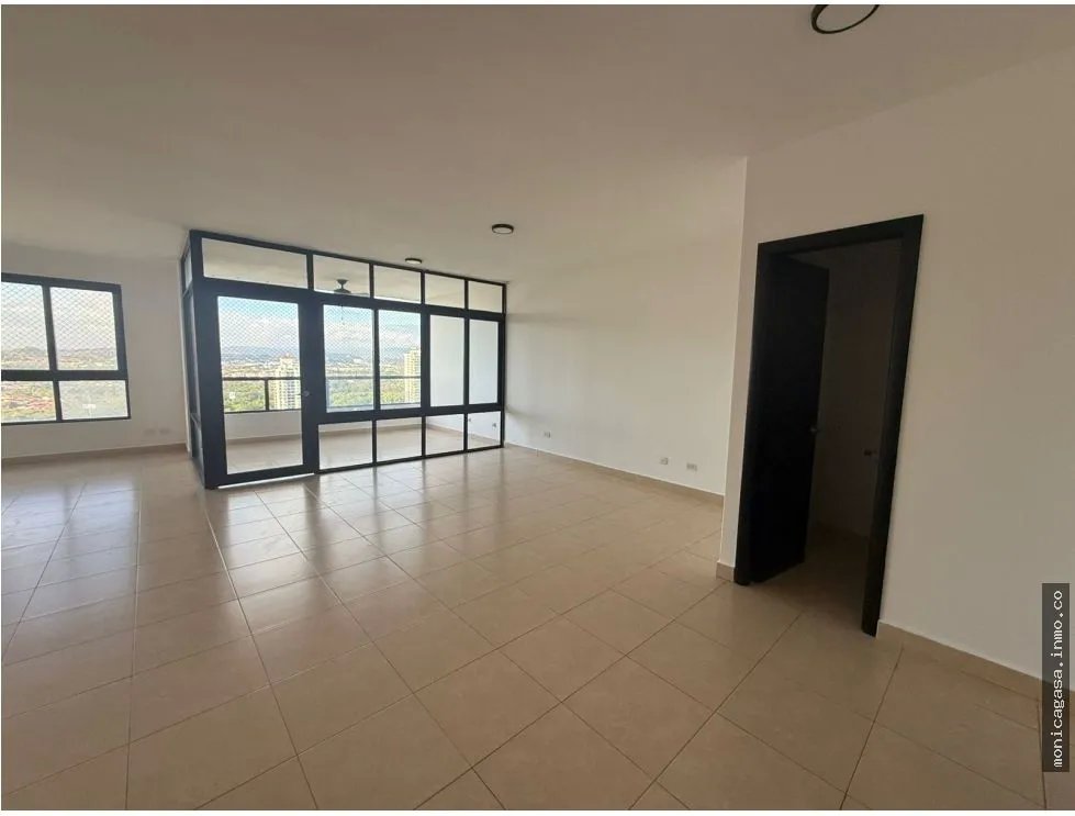 VENTA – AMPLIO APARTAMENTO EN PH PARQUE DEL MAR I, COSTA DEL ESTE