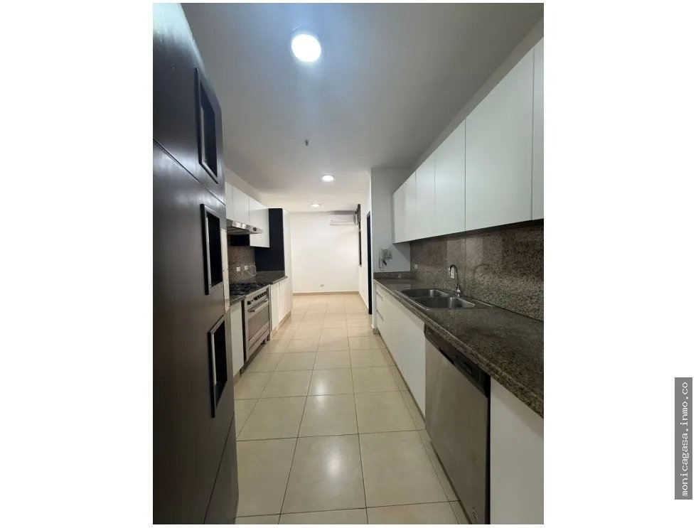 VENTA – AMPLIO APARTAMENTO EN PH PARQUE DEL MAR I, COSTA DEL ESTE