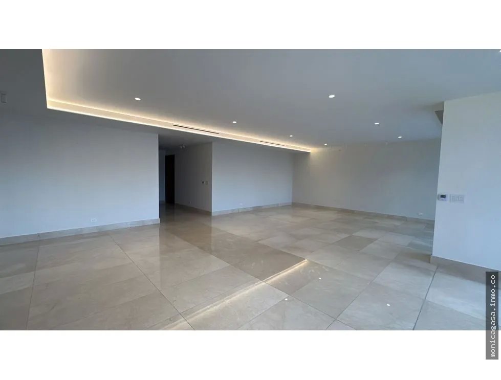 VENTA – EXCLUSIVO APARTAMENTO EN PH AZALEA
