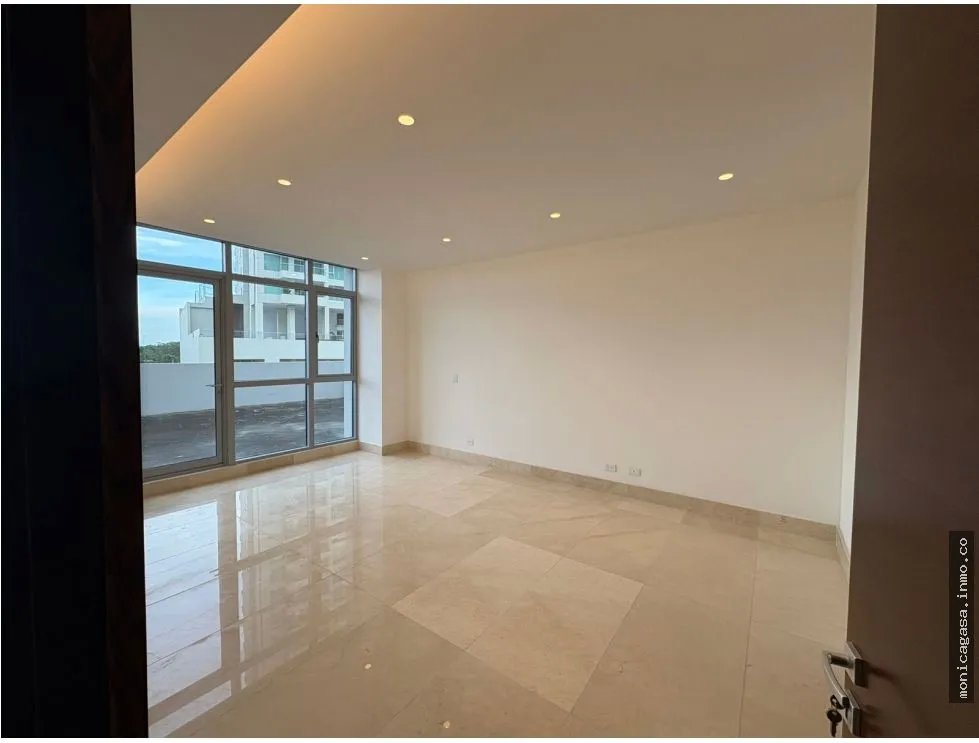 VENTA – EXCLUSIVO APARTAMENTO EN PH AZALEA