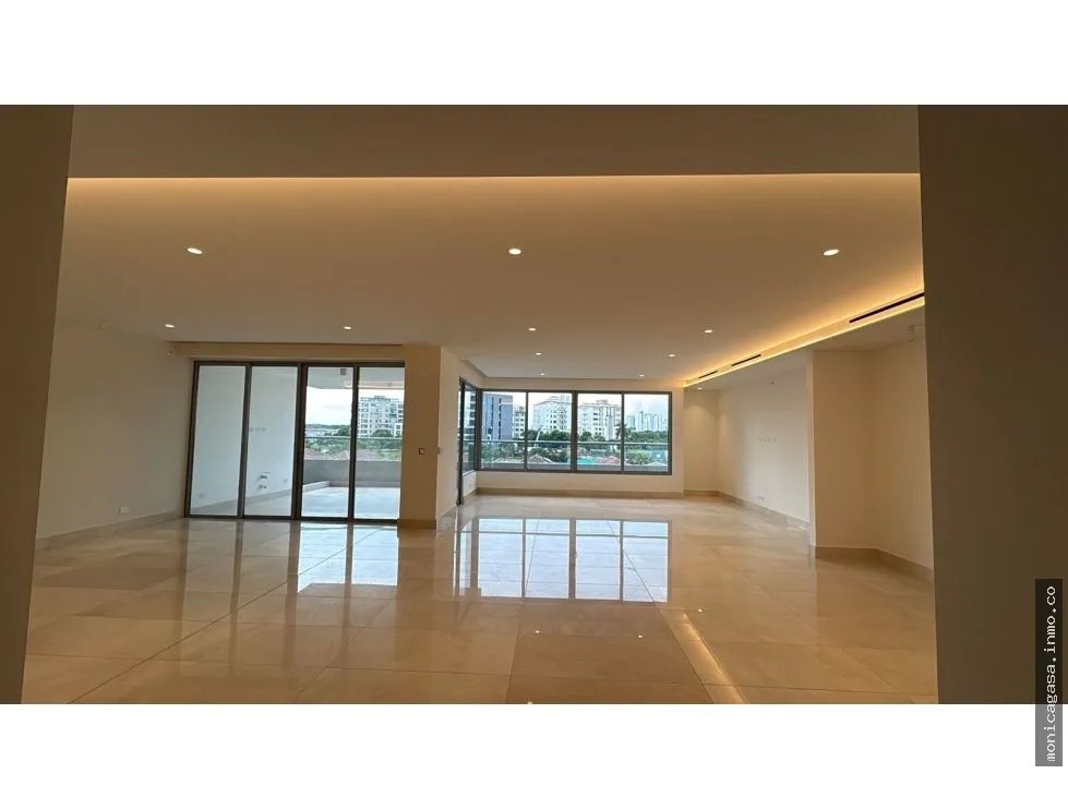VENTA – EXCLUSIVO APARTAMENTO EN PH AZALEA