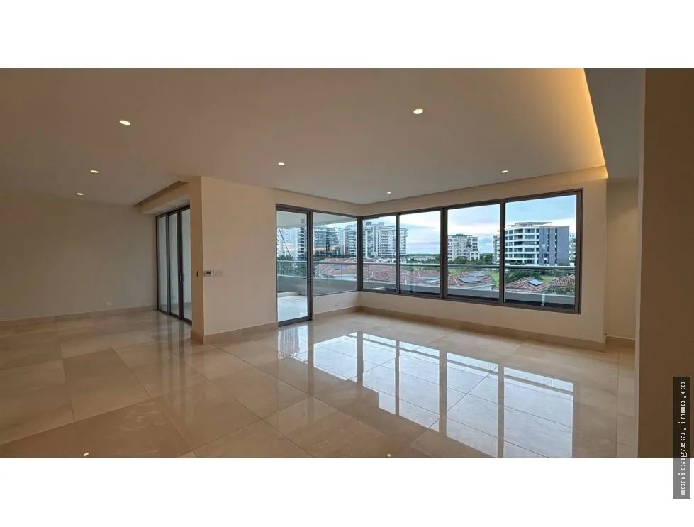 VENTA – EXCLUSIVO APARTAMENTO EN PH AZALEA