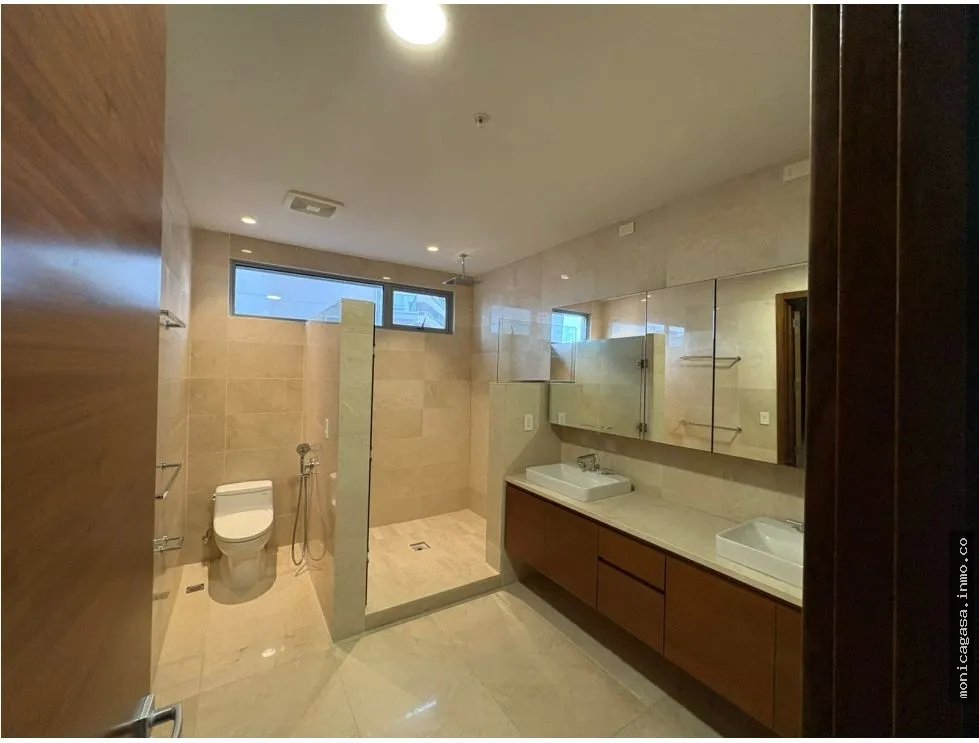VENTA – EXCLUSIVO APARTAMENTO EN PH AZALEA