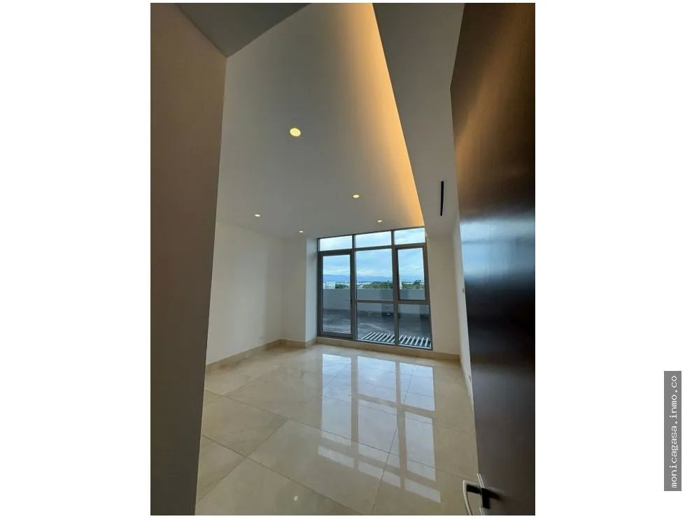 VENTA – EXCLUSIVO APARTAMENTO EN PH AZALEA