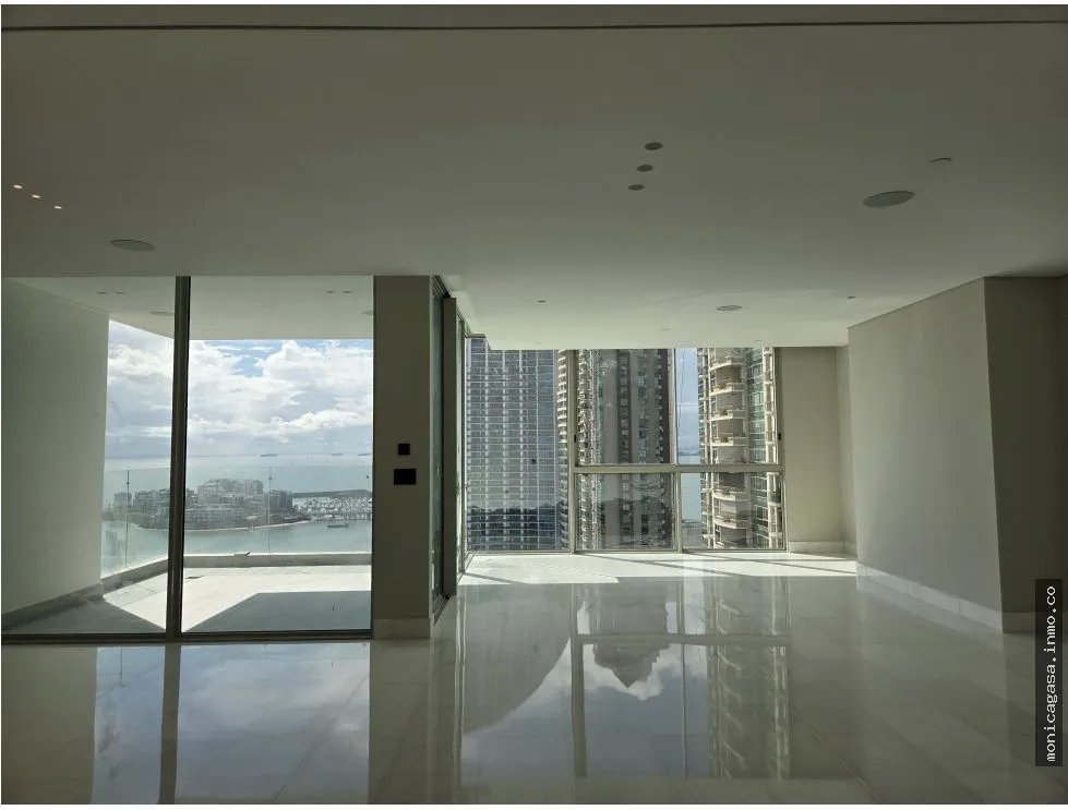 Alquiler de Apartamento en PH. Pacific Point Torre 400-Punta Pacifica