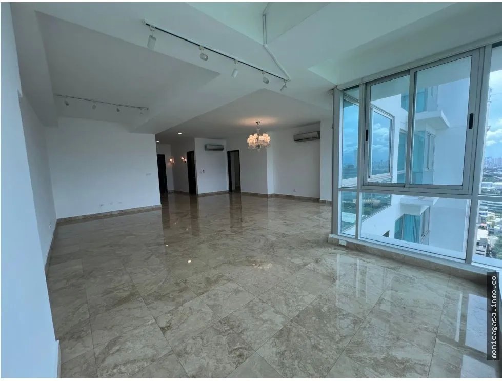 Venta de apartamento en PH. Titanium, Costa del Este