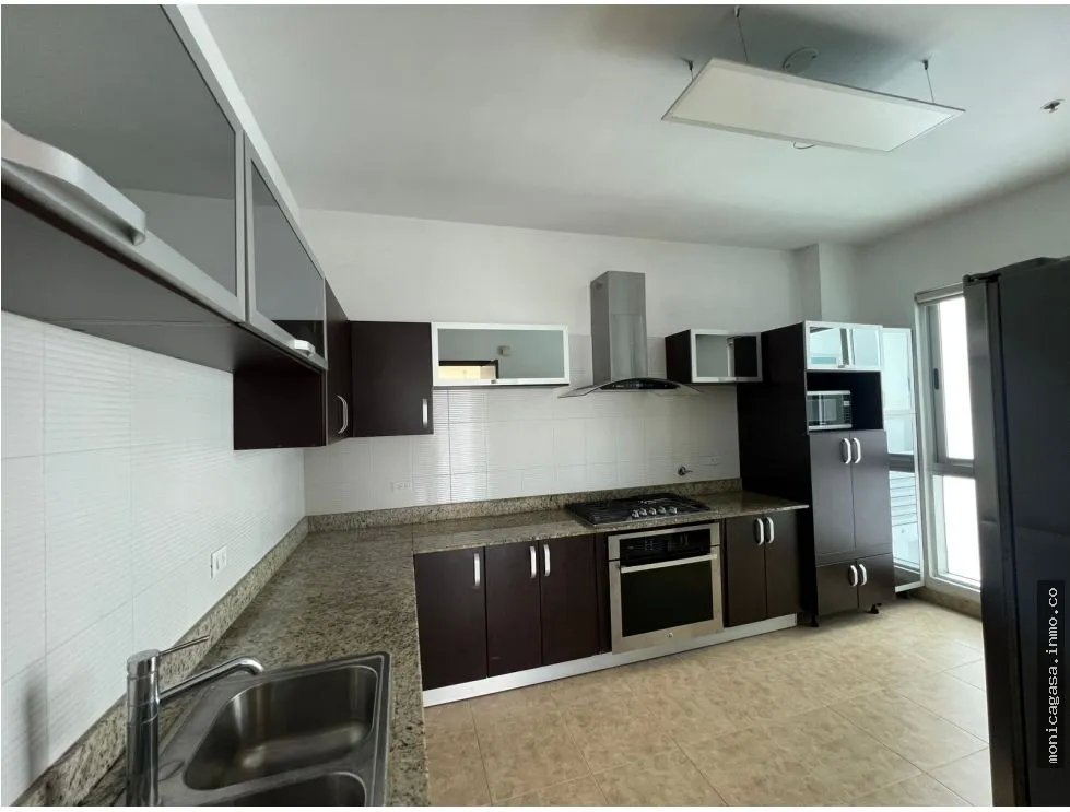 Venta de apartamento en PH. Titanium, Costa del Este
