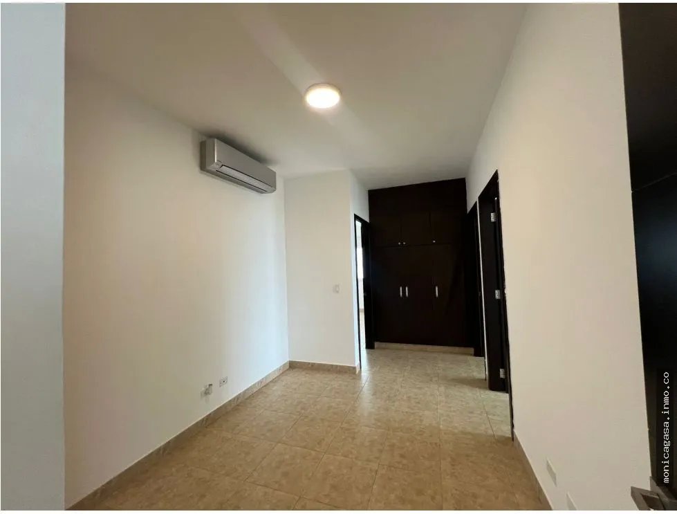 Venta de apartamento en PH. Titanium, Costa del Este