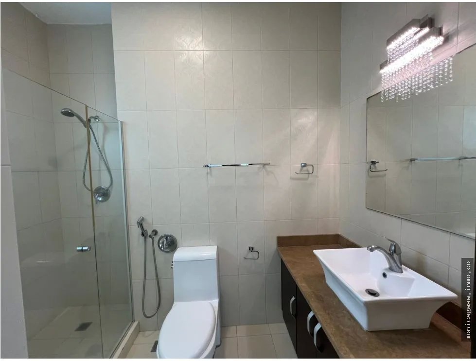 Venta de apartamento en PH. Titanium, Costa del Este