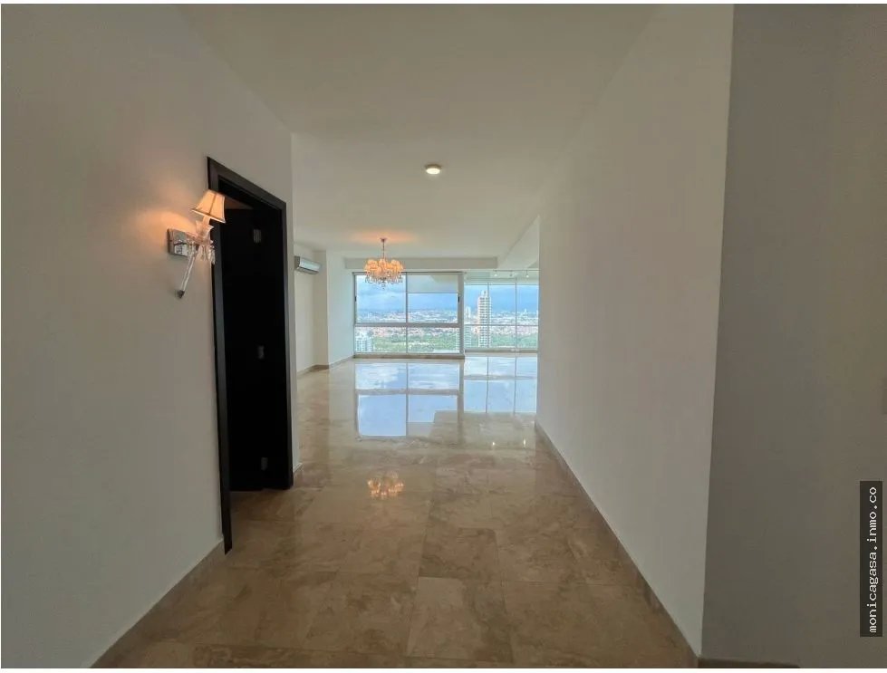 Venta de apartamento en PH. Titanium, Costa del Este