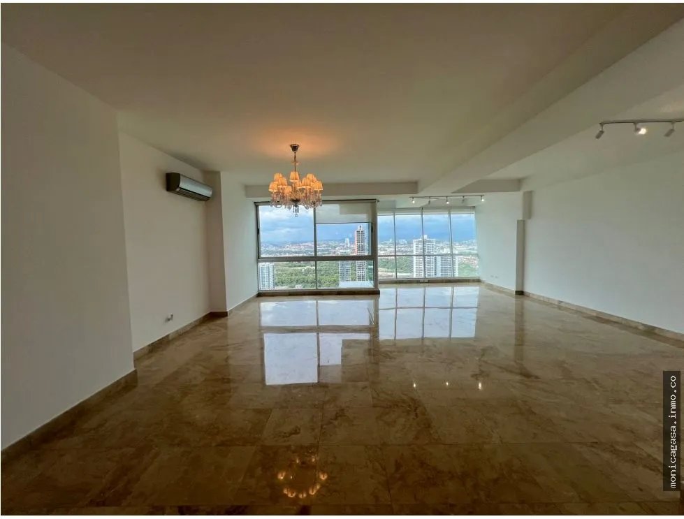 Venta de apartamento en PH. Titanium, Costa del Este