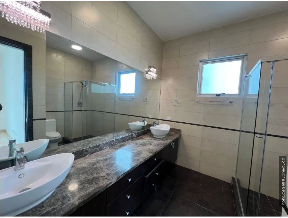 Venta de apartamento en PH. Titanium, Costa del Este