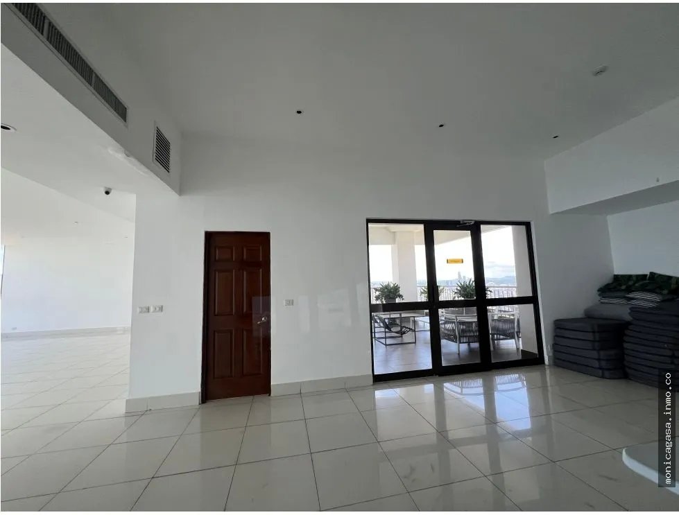 Apartamento en Venta o Alquiler – PH San Francisco Bay