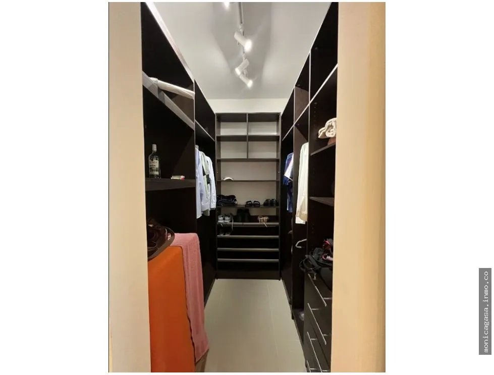 Venta de apartamento remodelado en PH. Mandarin, Vía Israel