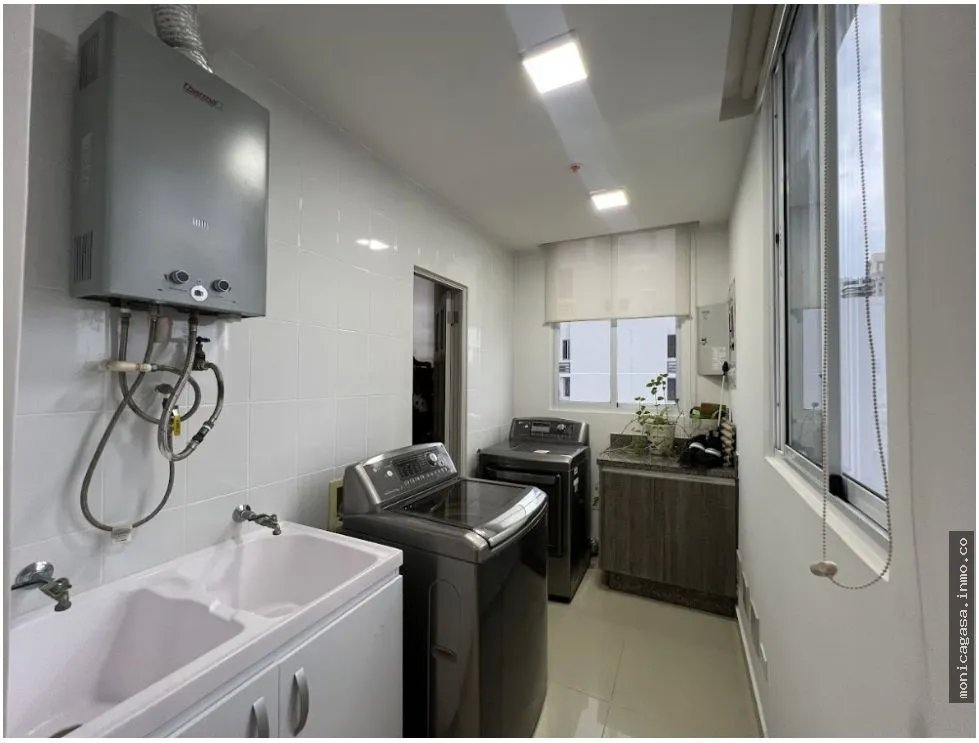 Venta de apartamento remodelado en PH. Mandarin, Vía Israel