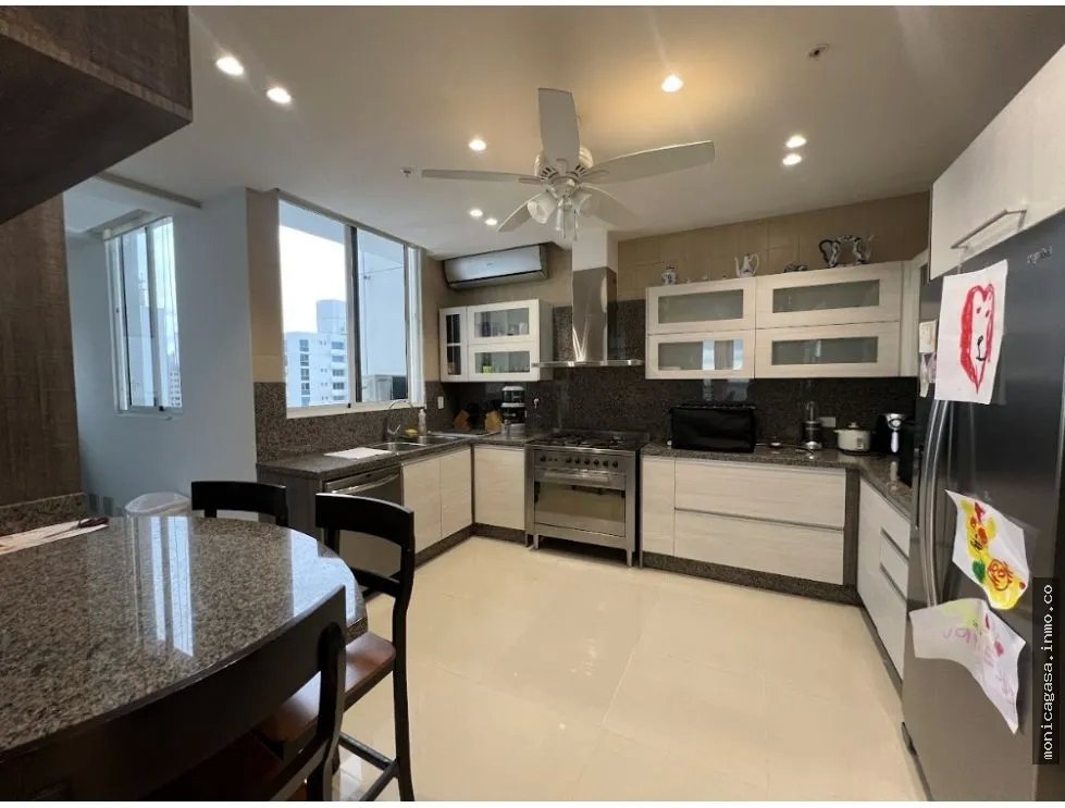 Venta de apartamento remodelado en PH. Mandarin, Vía Israel