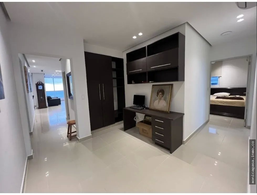 Venta de apartamento remodelado en PH. Mandarin, Vía Israel