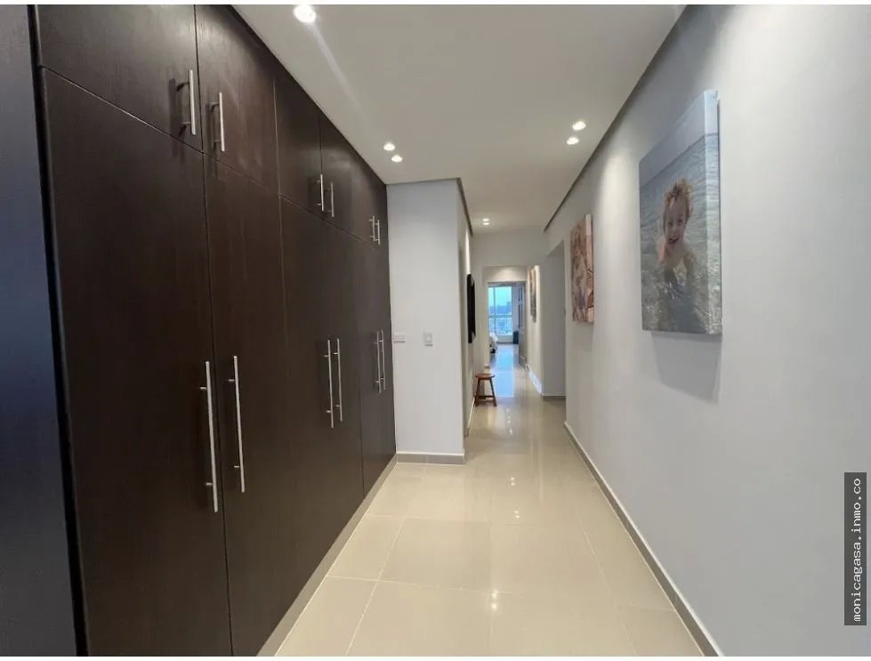 Venta de apartamento remodelado en PH. Mandarin, Vía Israel