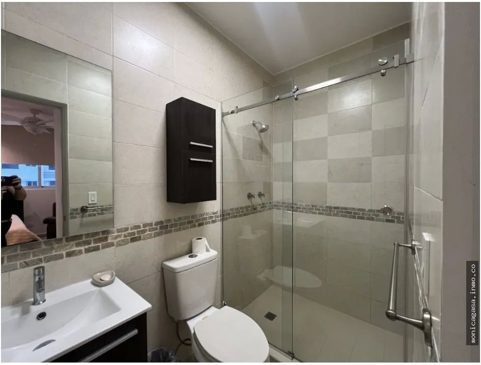 Venta de apartamento remodelado en PH. Mandarin, Vía Israel