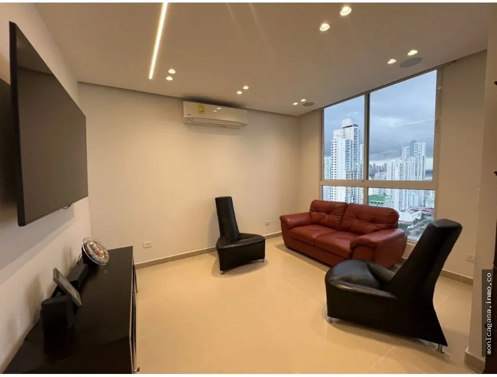 Venta de apartamento remodelado en PH. Mandarin, Vía Israel