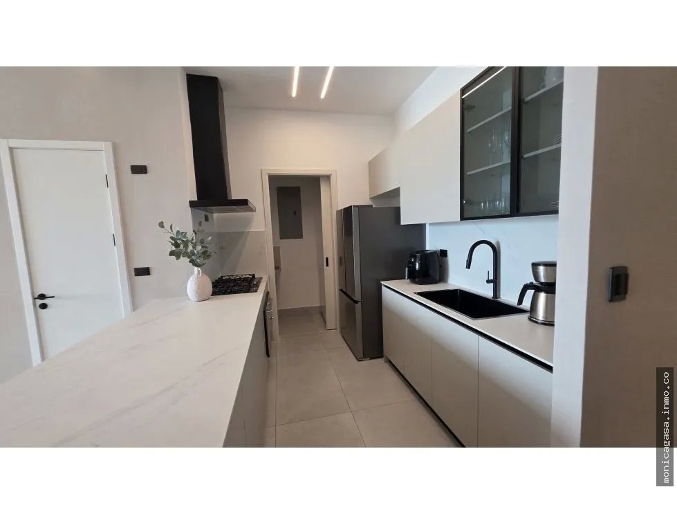 Sale of Apartments in AQUAPOINT Project – Paitilla